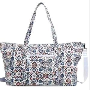 Vera Bradley Retired Lisbon Medallion Deluxe Travel Tote Padded Strap NWT